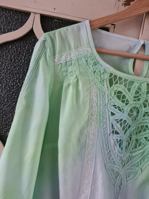 V barvách jara, halenka M — foto 3
