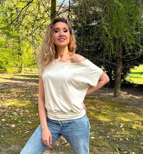 Volný top s pasem smetana — foto 4