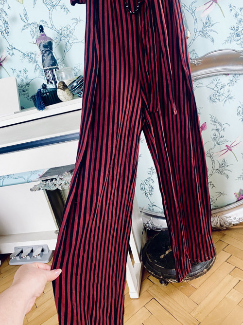 Overal proužky, dandy look — foto 3