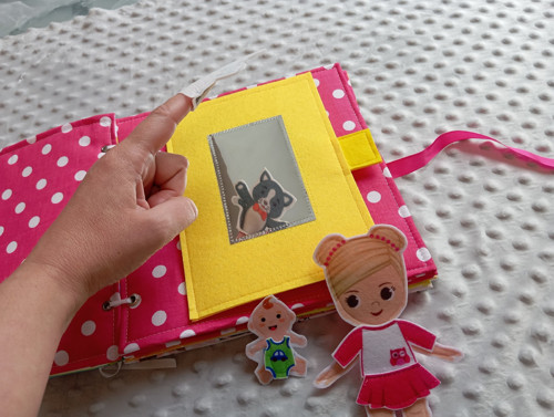Quiet book s panenkou — foto 3