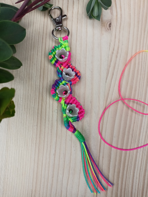Klíčenka Květy, barevná, macramé — foto 6