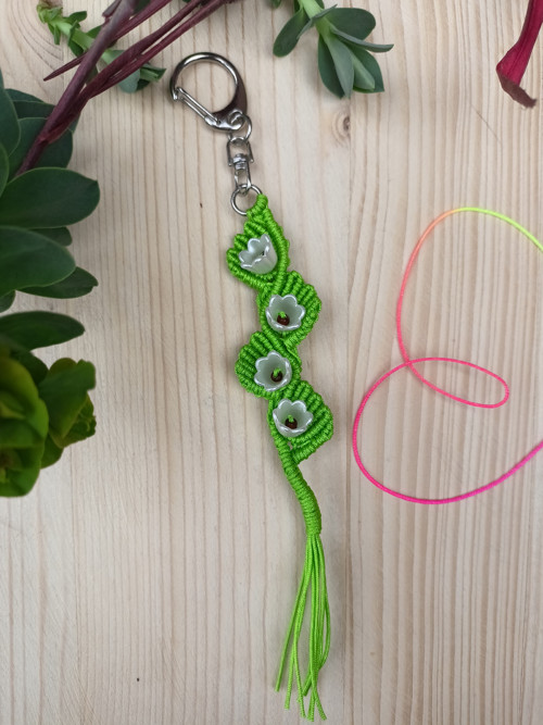 Klíčenka Květy, zelená, macramé — foto 4