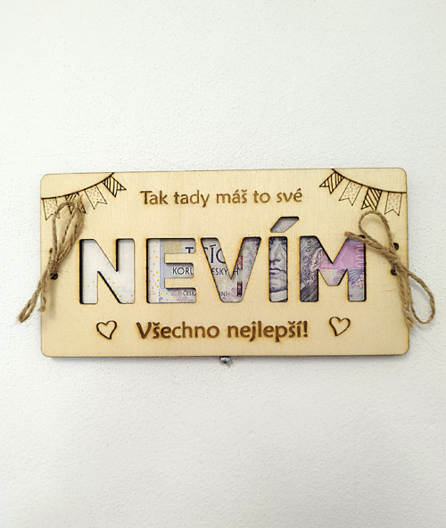 Dřevěná obálka "NEVÍM" k narozeninám — foto 2