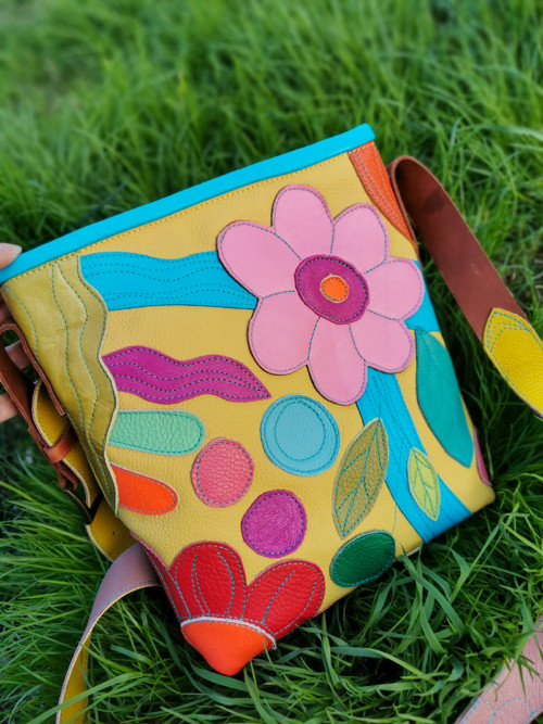 Kožená kabelka crazy flowers — foto 4