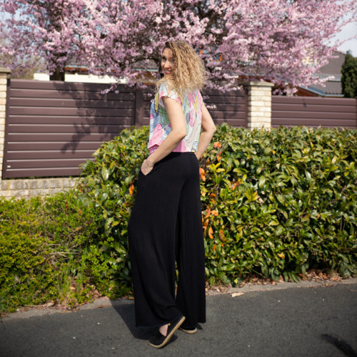 Volné černé kalhoty — foto 3