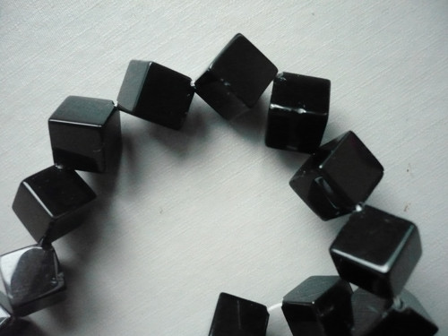 Vrtané 10 mm - onyx kostka, 1 ks — foto 2