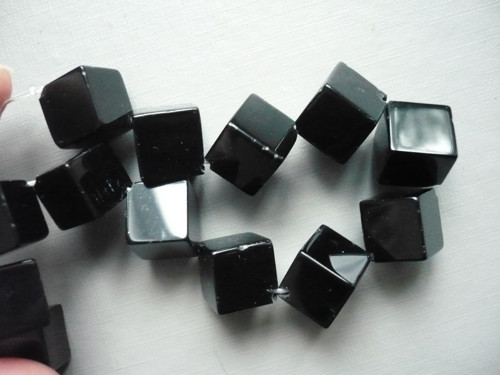Vrtané 10 mm - onyx kostka, 1 ks — foto 3