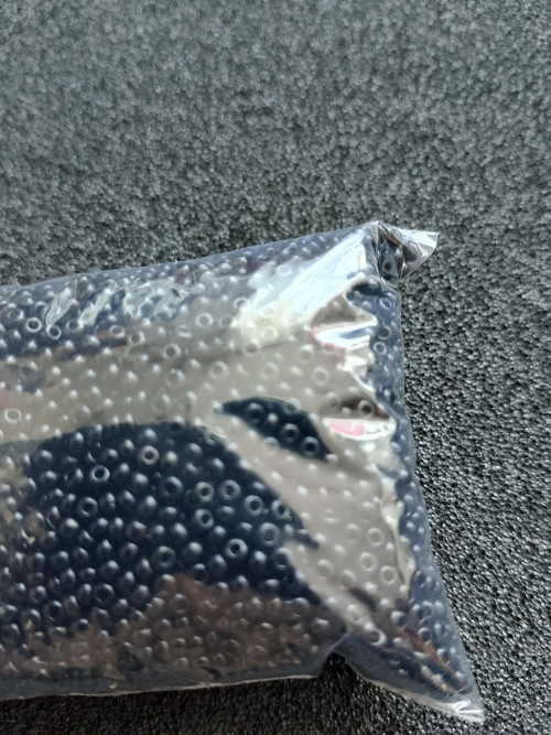 Černé korálky 80g — foto 2