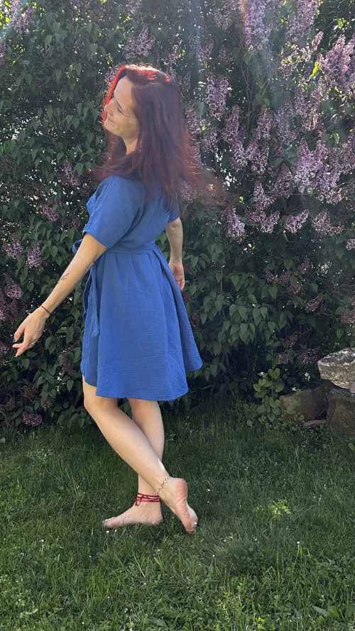 Zavinovací královské mini šaty — foto 4