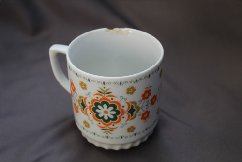 Hrneček z porcelánu — foto 3