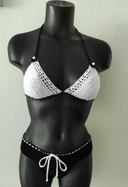 Bikiny. — foto 3