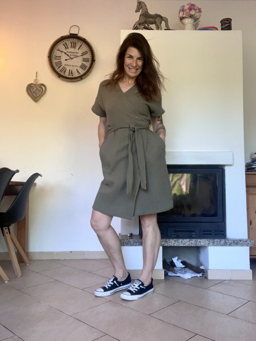 Zavinovací mušelinové šaty — foto 5