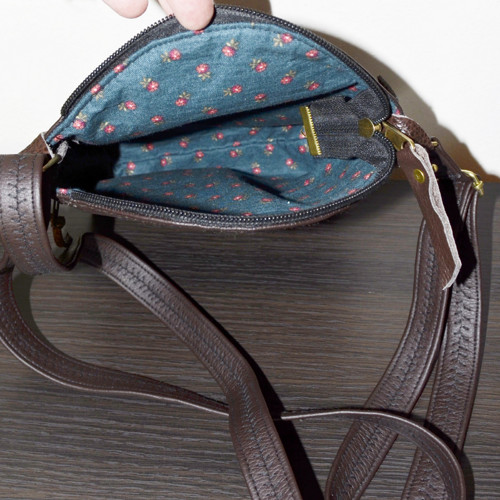 Malá crossbody kabelka — foto 3