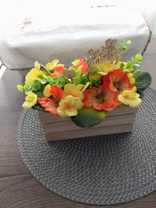Truhlík s květinami — foto 2