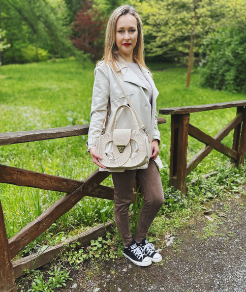 Elegantní béžová kabelka — foto 4