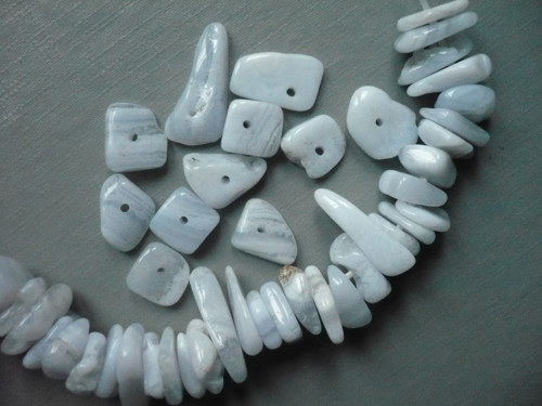 Vrt. korálky - chalcedon chips 10 mm, 10 ks — foto 2
