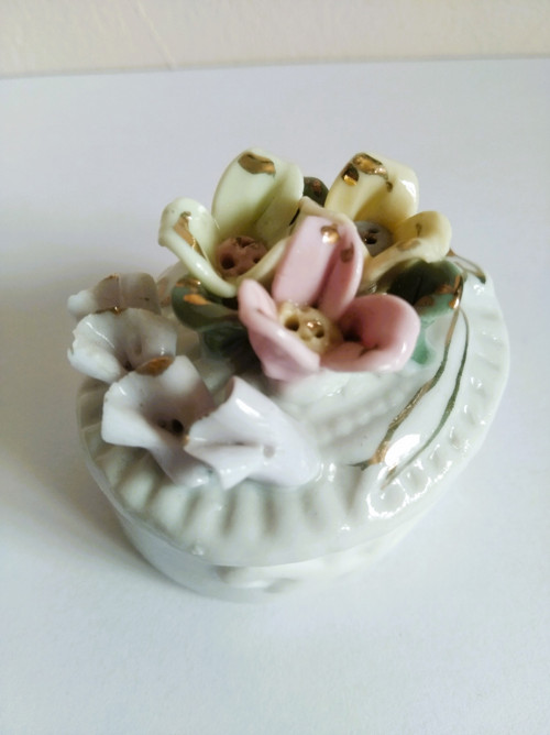 Porcelánová dózička — foto 3