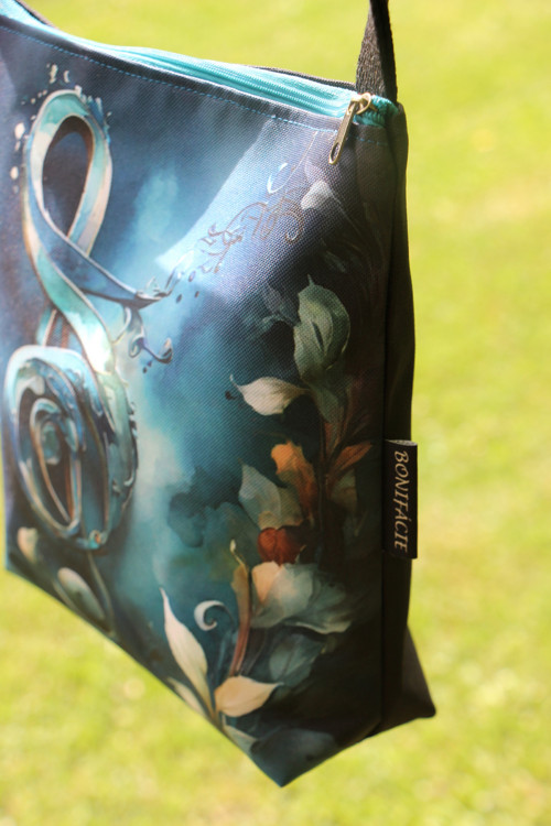Crossbody Houslový klíč — foto 4