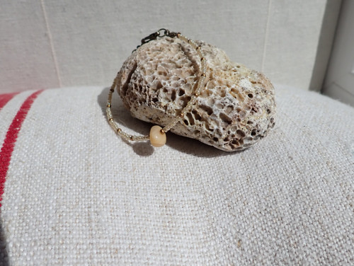 Dětský náramek s perletí — foto 4