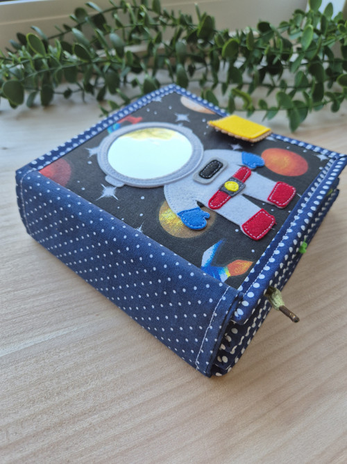 Quiet book pro nejmenší - astronaut — foto 6