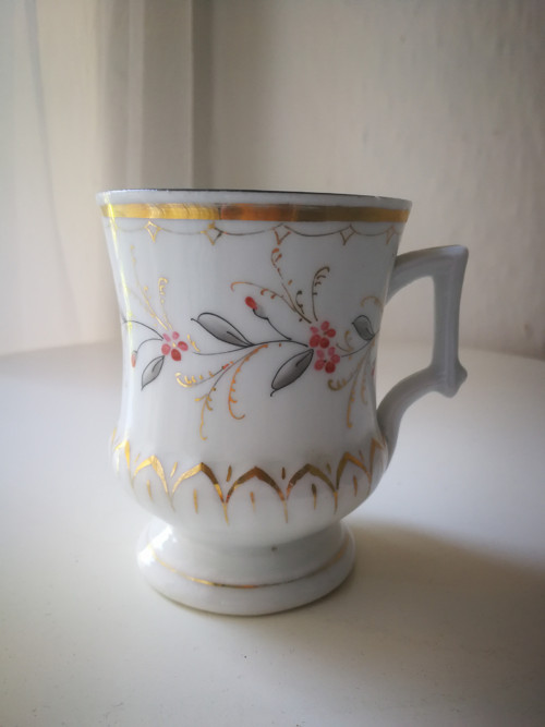 Porcelánový hrnek — foto 2
