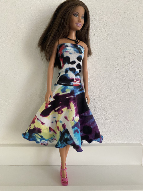 Šaty na panenku Barbie — foto 2