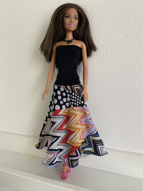 Šaty na panenku Barbie — foto 2