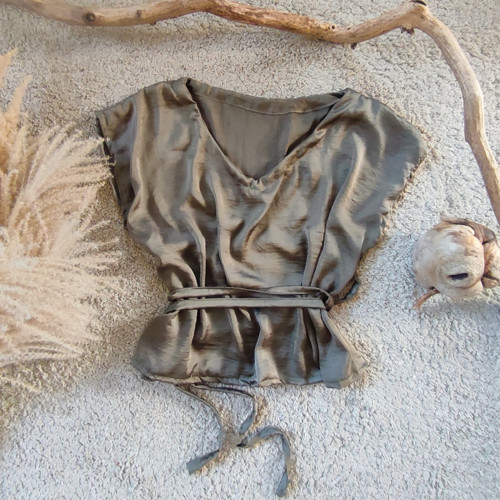 Hedvábný top Mae /Olive — foto 3