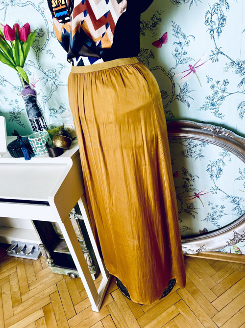 Sukně okrová lehoučká — foto 3