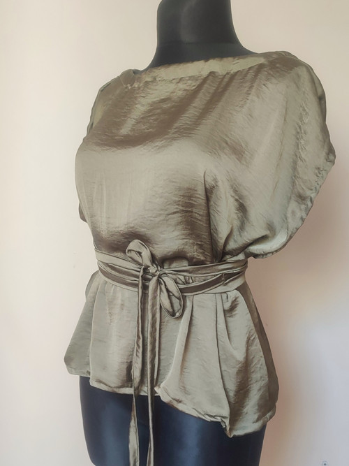 Hedvábný top Mae /Olive — foto 5