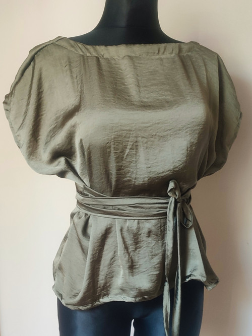 Hedvábný top Mae /Olive — foto 6