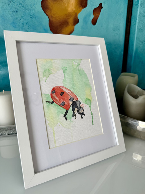 “Ladybug” beruška - akvarelový obrázek v rámečku — foto 2
