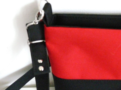 Červeno-černá kabelka/crossbody — foto 3