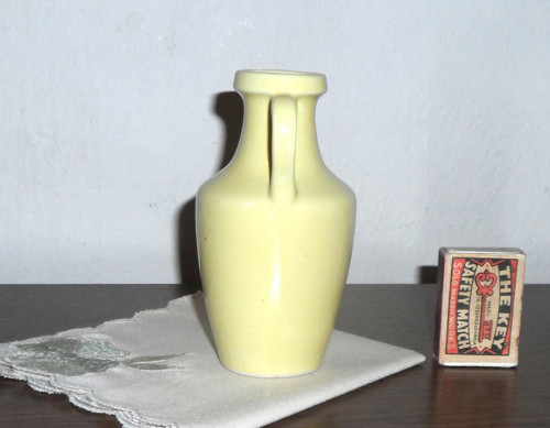 Keramická VÁZIČKA s úchopem, amfora — foto 2