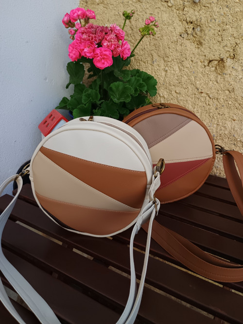 SLEČNA KULATÁ - s popruhem — foto 6