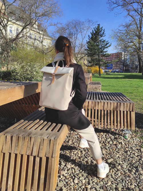 Trinity street backpack pudrová s bílou — foto 3