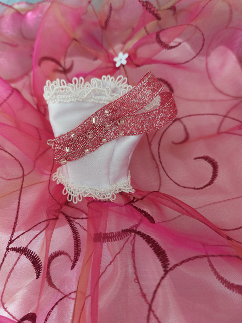Fialové plesové šatičky pro Barbie — foto 2
