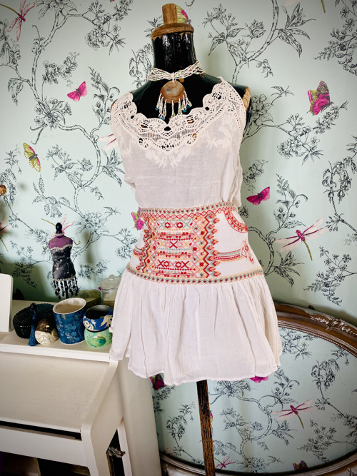 Sukénka boho vyšívaná — foto 2