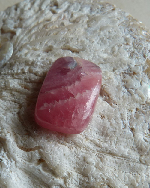 Rodochrozit kabašon - 2 cm — foto 4