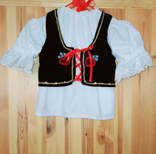 Kroj pro holčičku. Folklor. — foto 2