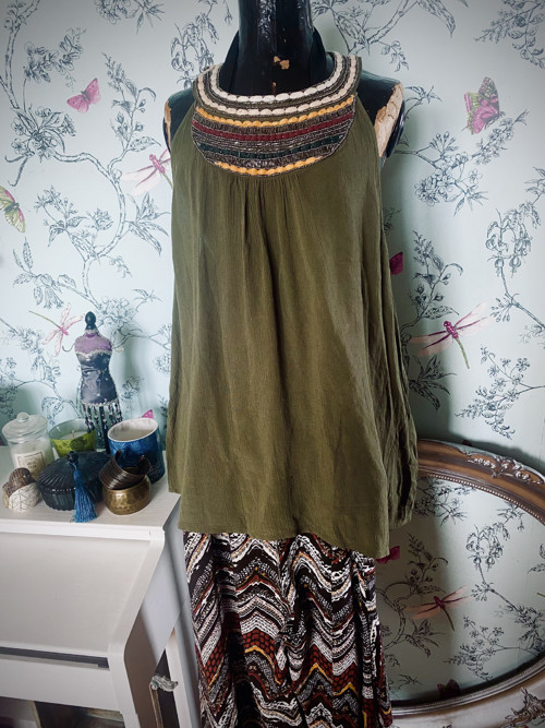 Top boho s náhrdelníkem — foto 2
