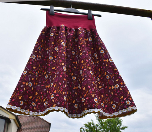 Sukně "Kopretiny v bordó" — foto 5