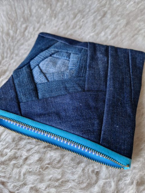 Jeans patchwork taštička — foto 3