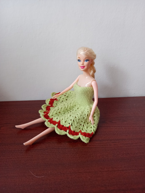 Zelené šaty pro Barbie — foto 3