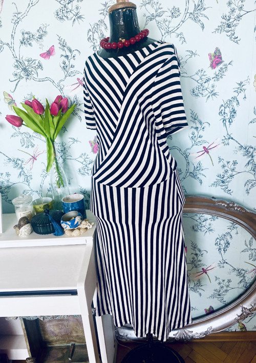 Šaty chic pruhy — foto 4