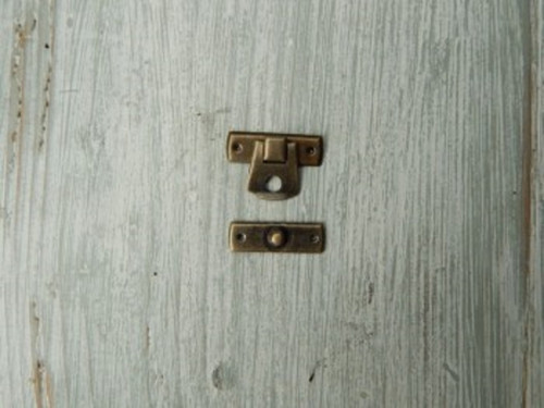 Mosazné kování 3 x 2 cm — foto 2