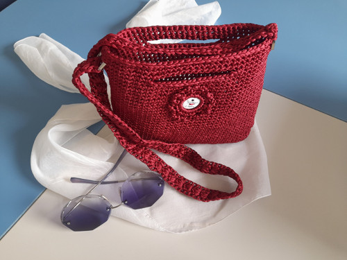 Háčkovaná crossbody kabelka - vínová — foto 2