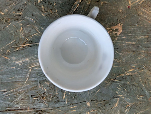 Starožitný hrníček s ptáčkem. — foto 4