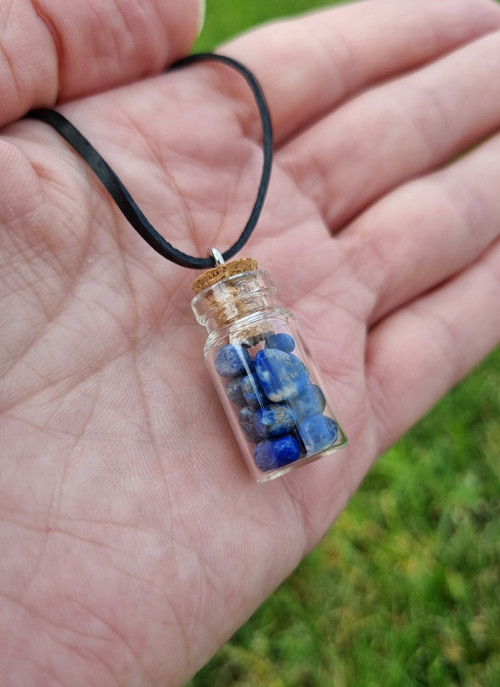 Lahvička LAPIS LAZULI na kůži — foto 2