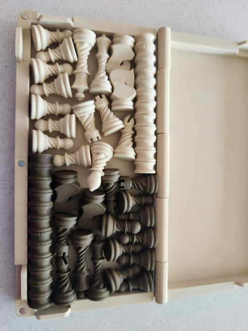 Mini magnetické cestovní šachy — foto 3